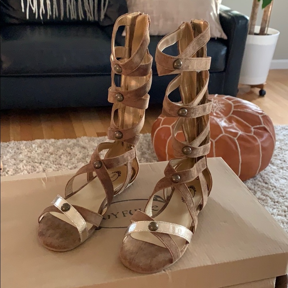 Brand new Joyfolie gladiator sandals youth 2
